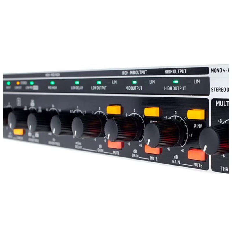 Active Crossover Behringer CX3 - Audio And Music Separate 评论和价格